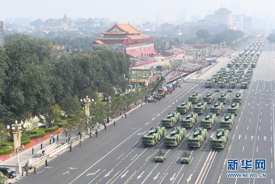 滚滚铁流，展示强军风采；殷殷中创，尽显报国豪情！?